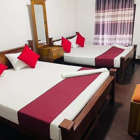 Lake Classical Guest House Канді Екстер'єр фото