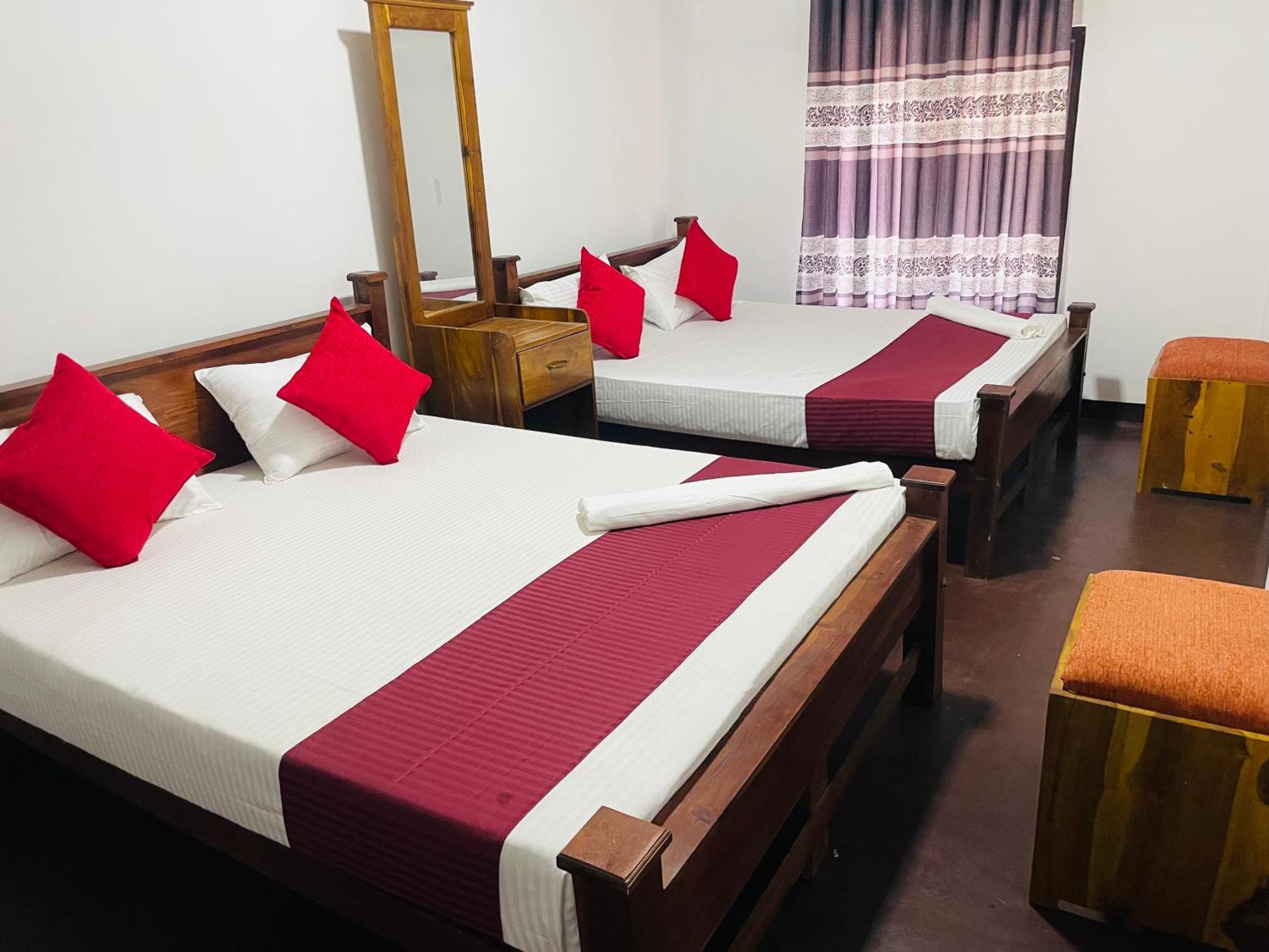 Lake Classical Guest House Канді Екстер'єр фото