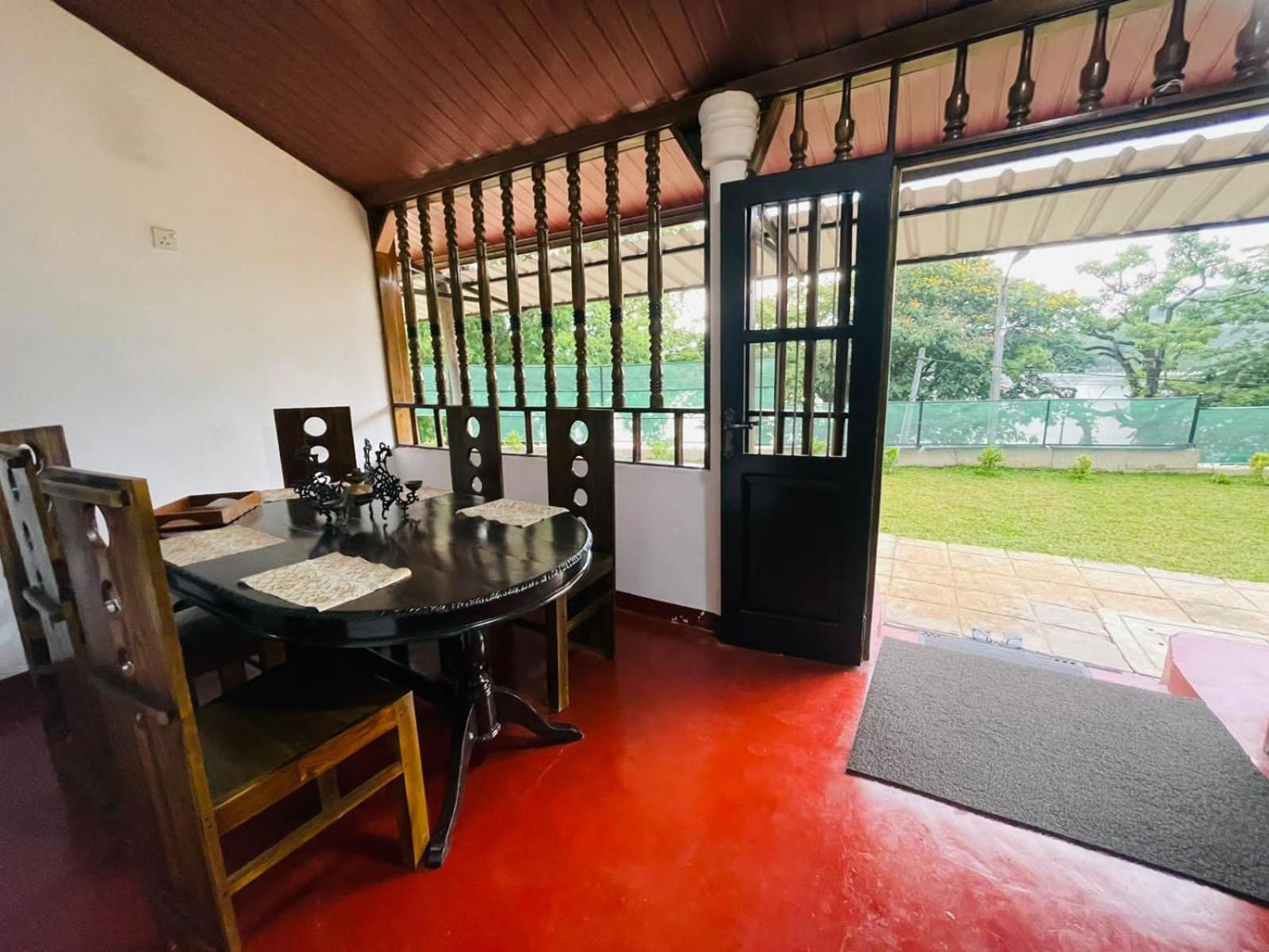 Lake Classical Guest House Канді Екстер'єр фото