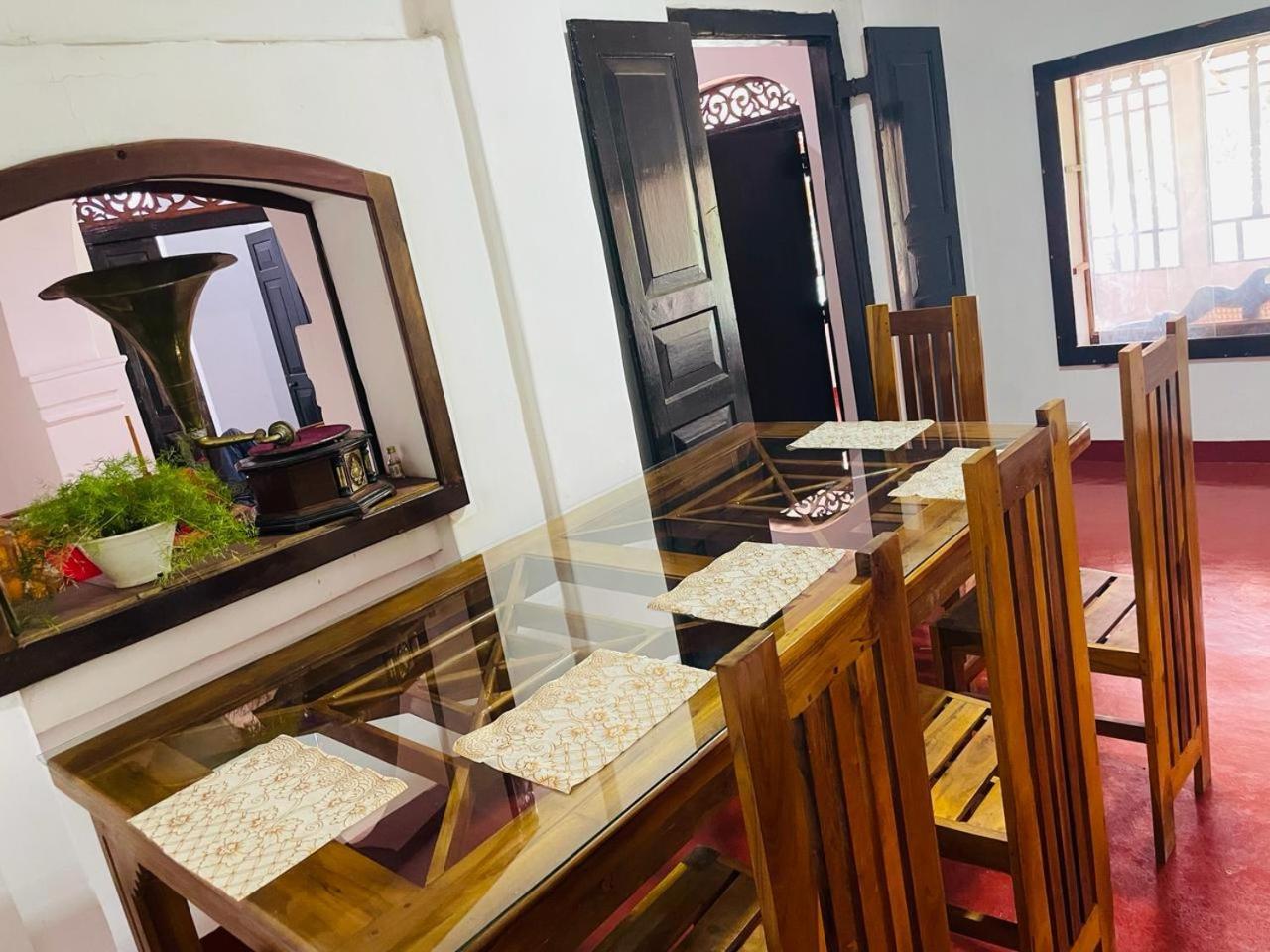 Lake Classical Guest House Канді Екстер'єр фото