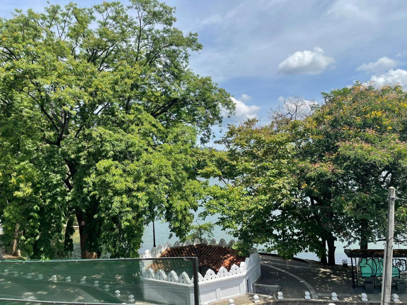 Lake Classical Guest House Канді Екстер'єр фото