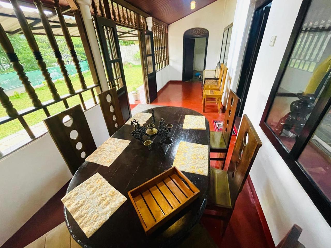 Lake Classical Guest House Канді Екстер'єр фото