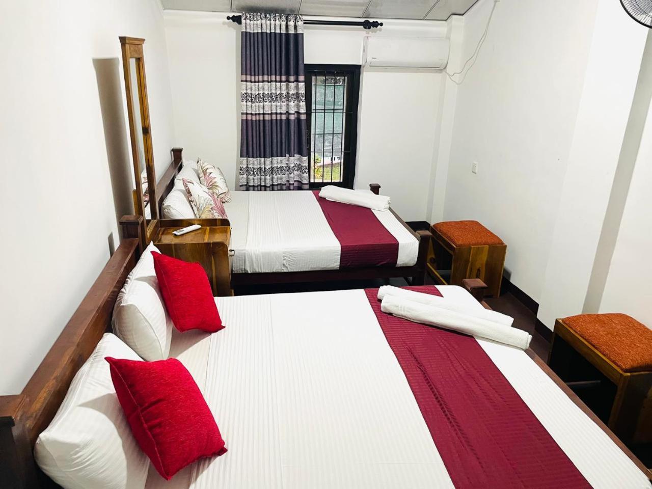 Lake Classical Guest House Канді Екстер'єр фото