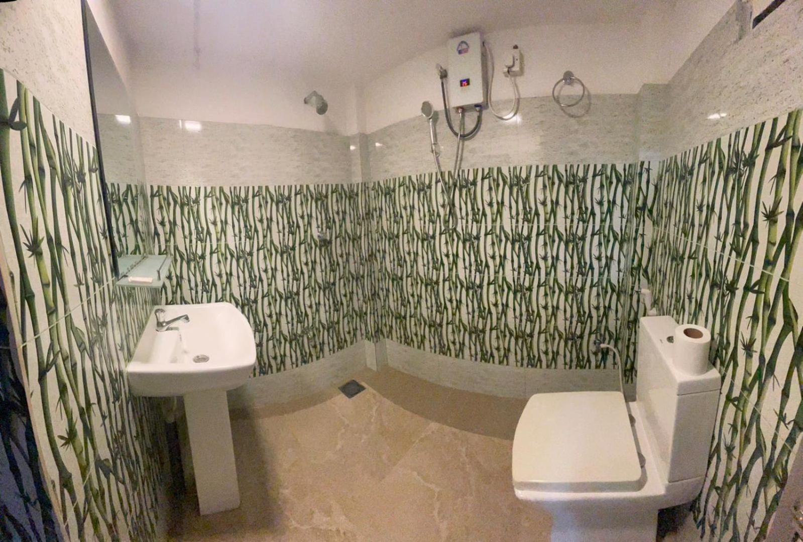 Lake Classical Guest House Канді Екстер'єр фото